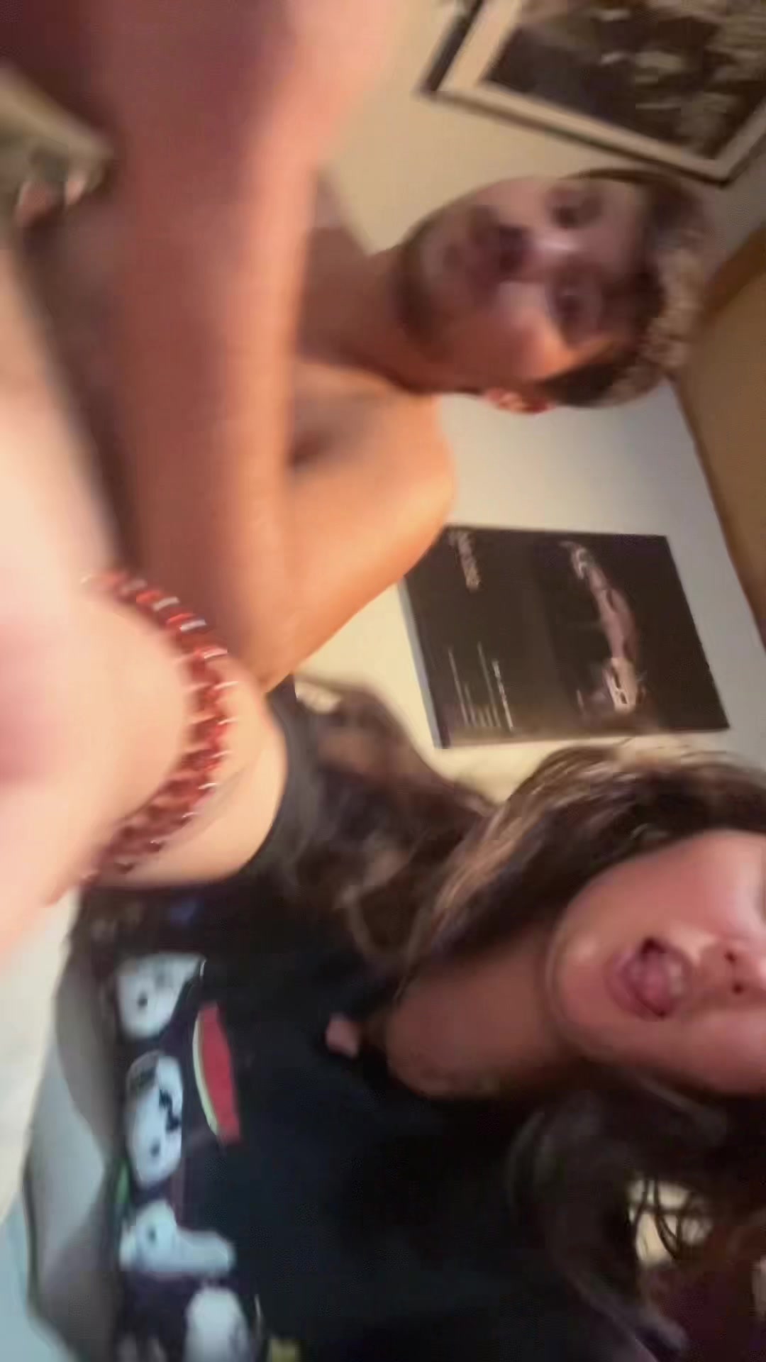 @bella
