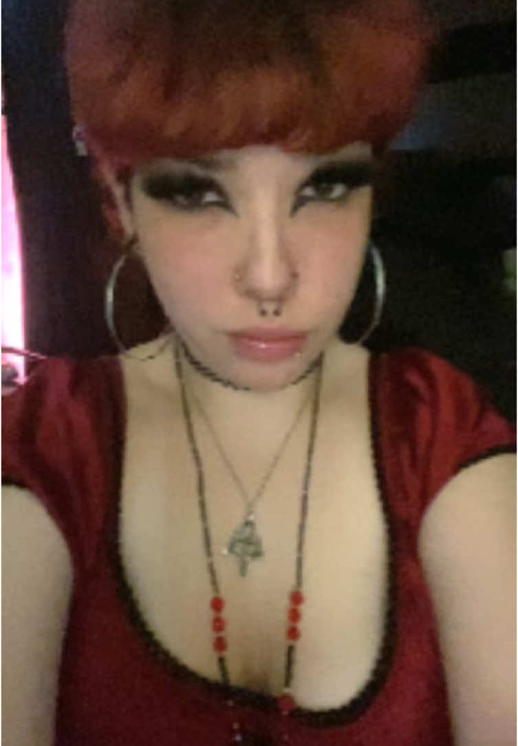@🦇 ☆  E  ☆ 🦇