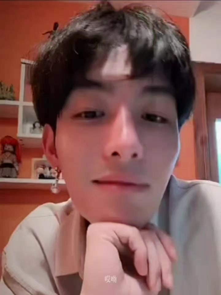 @Ch&uacute; C&uacute;n Đen Nhỏ