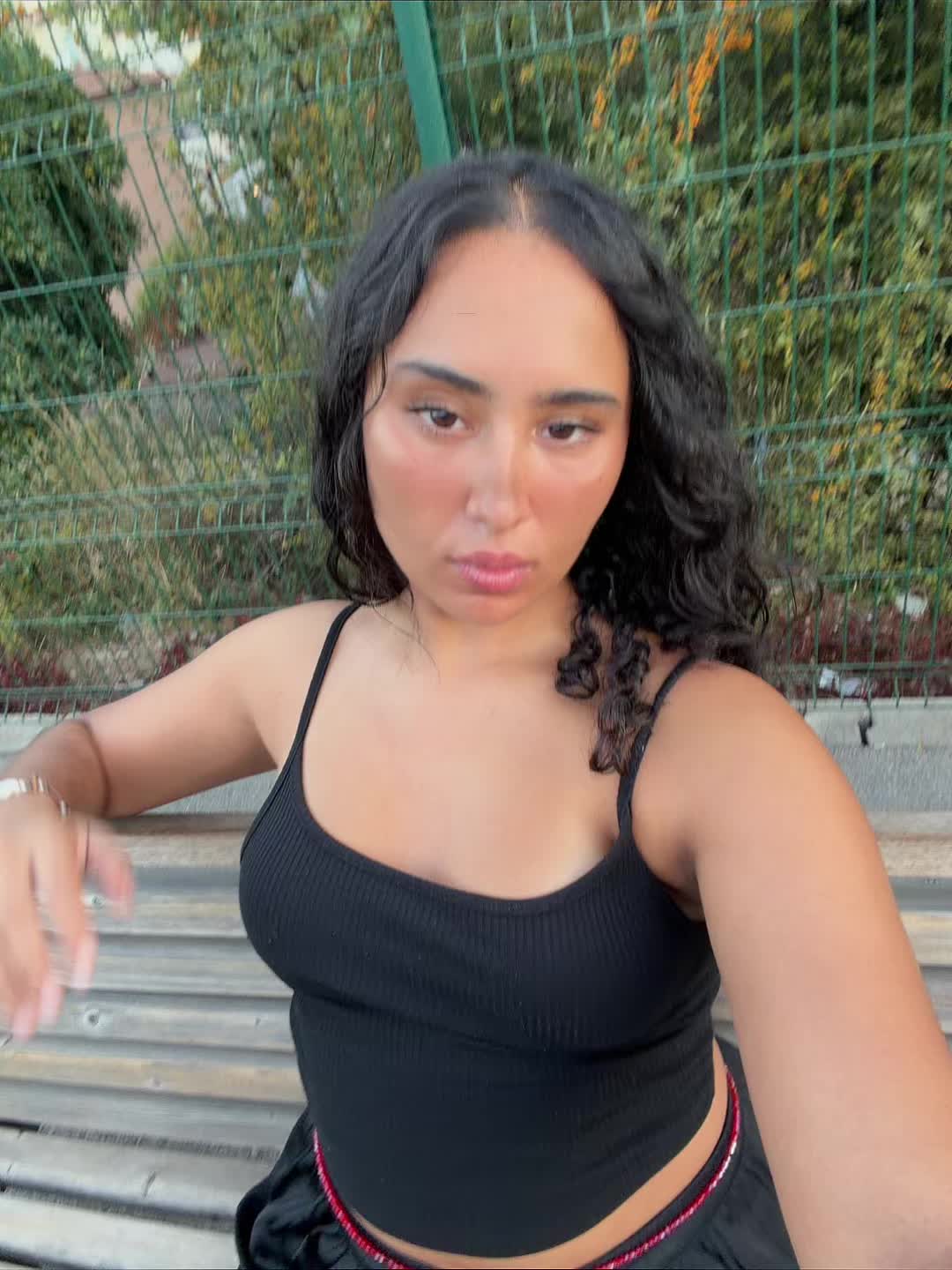 @...