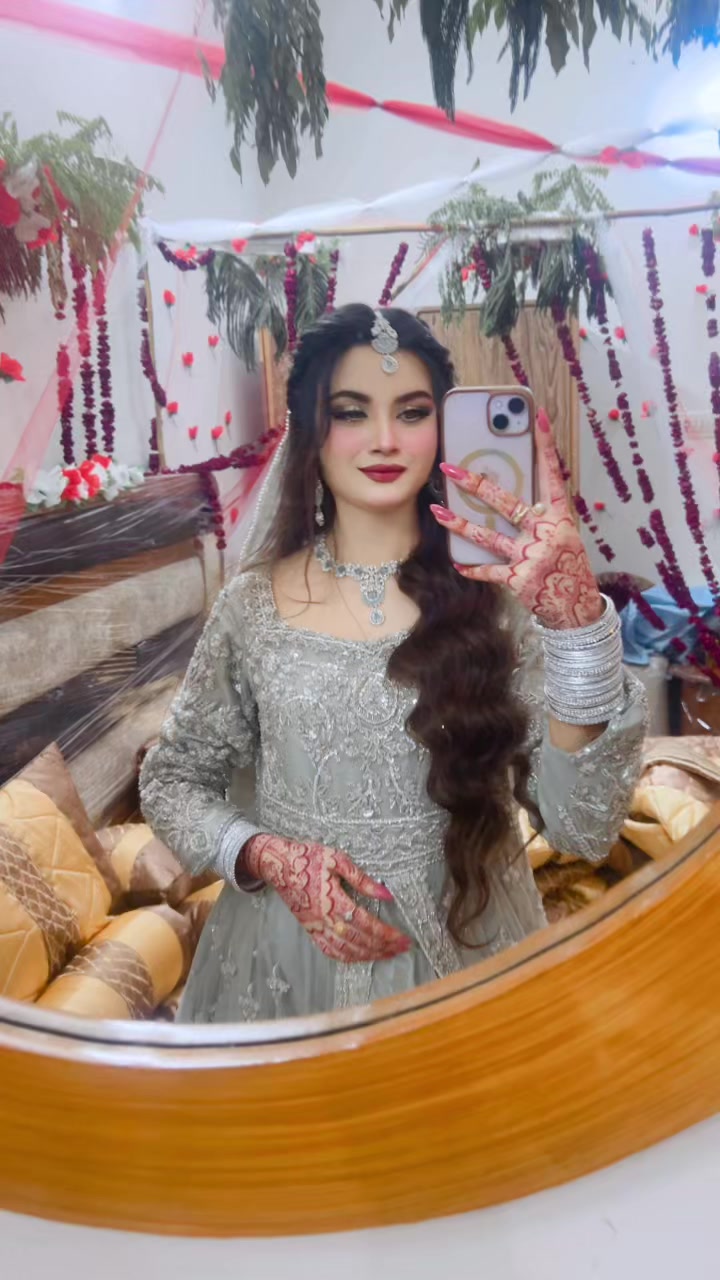 @Emaan🕊️✨
