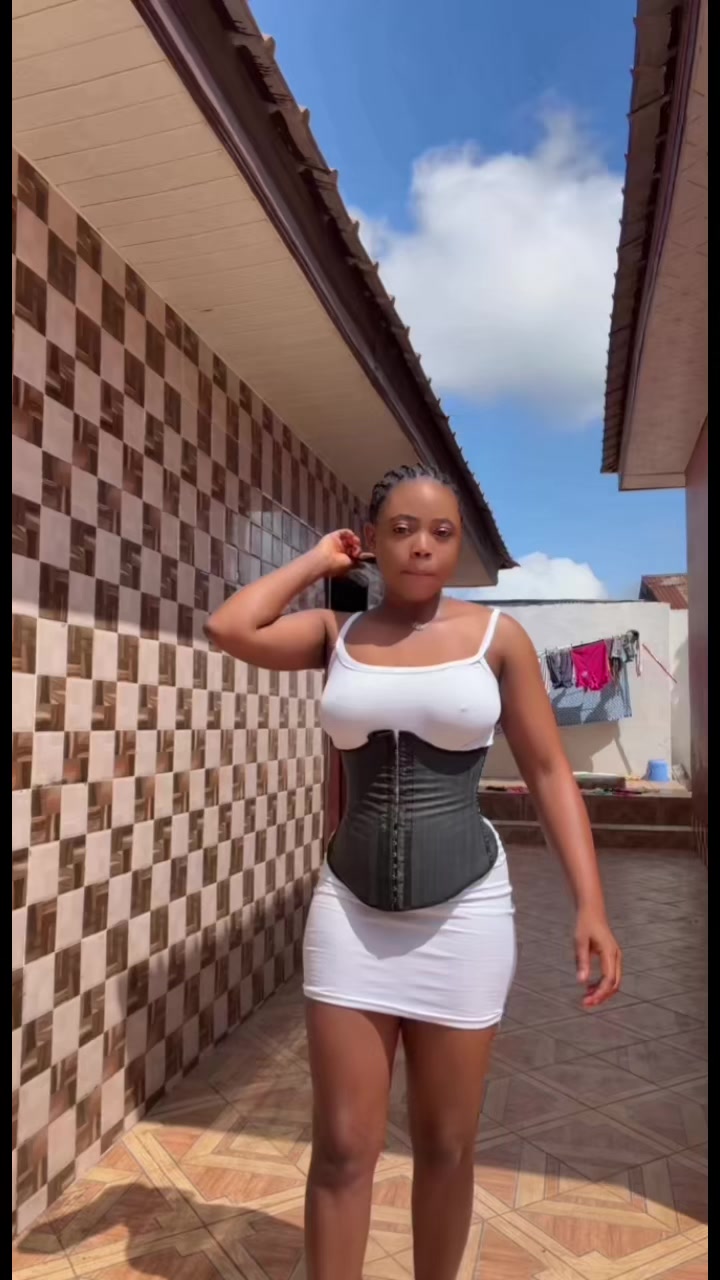 @Madam Bronii🤭🤍💎👩🏫🌎