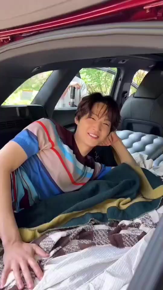 @Nat_GOT7🌴🐊🐢🍑🦦🐍🐜💚🕊️❤️