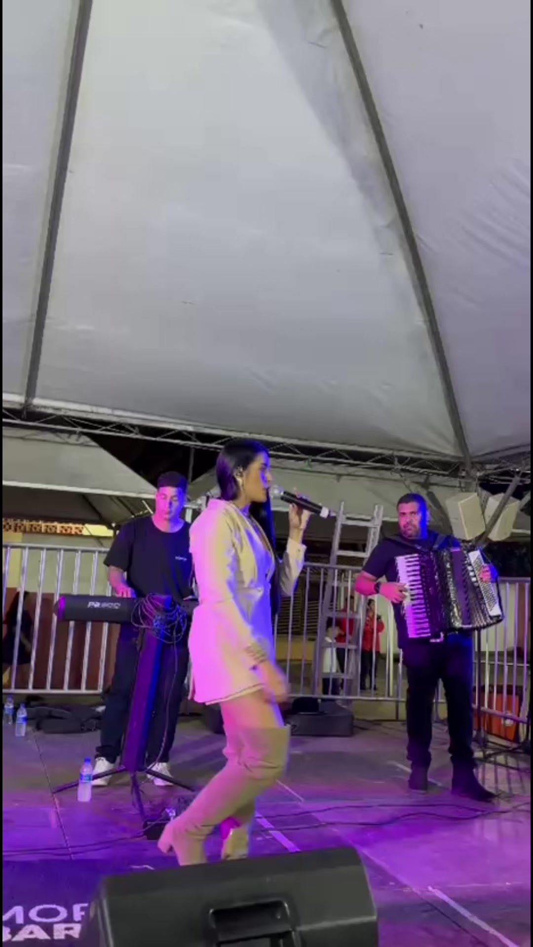 @morenabarbosaofc