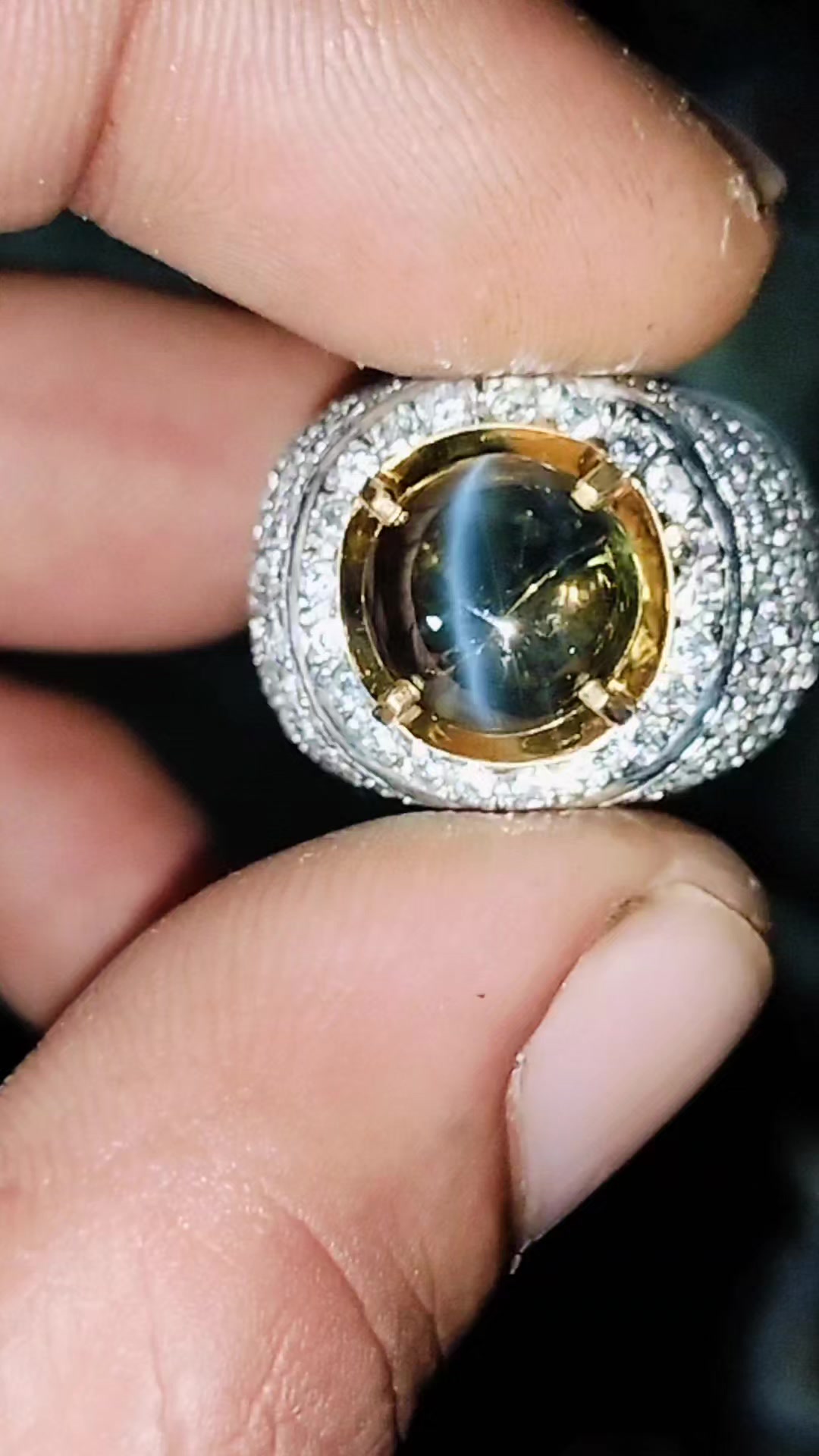 @uzzy gemstone