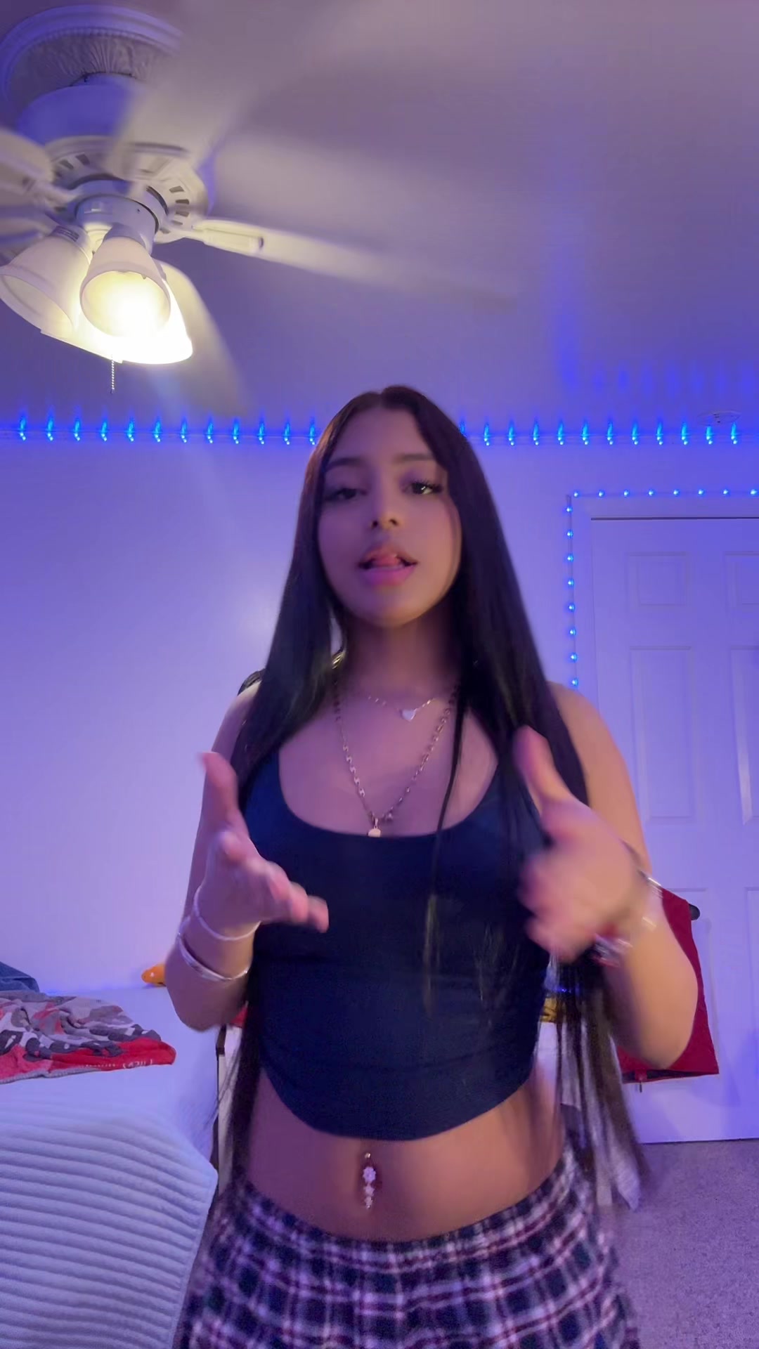 @VALERIA🦦