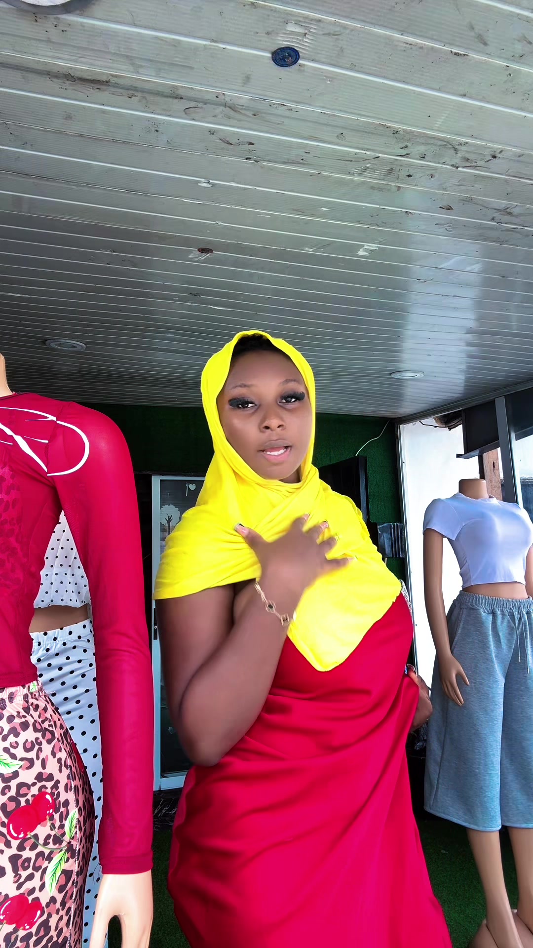@Clothes vendor in Sapele 🛍️