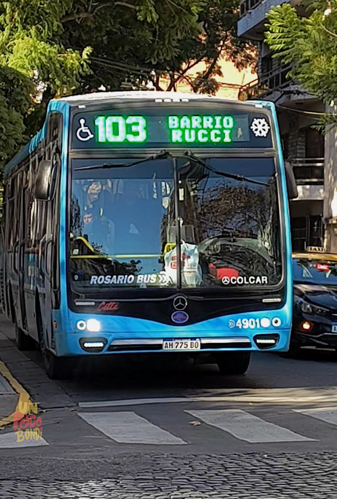 @el de un poco de bondi
