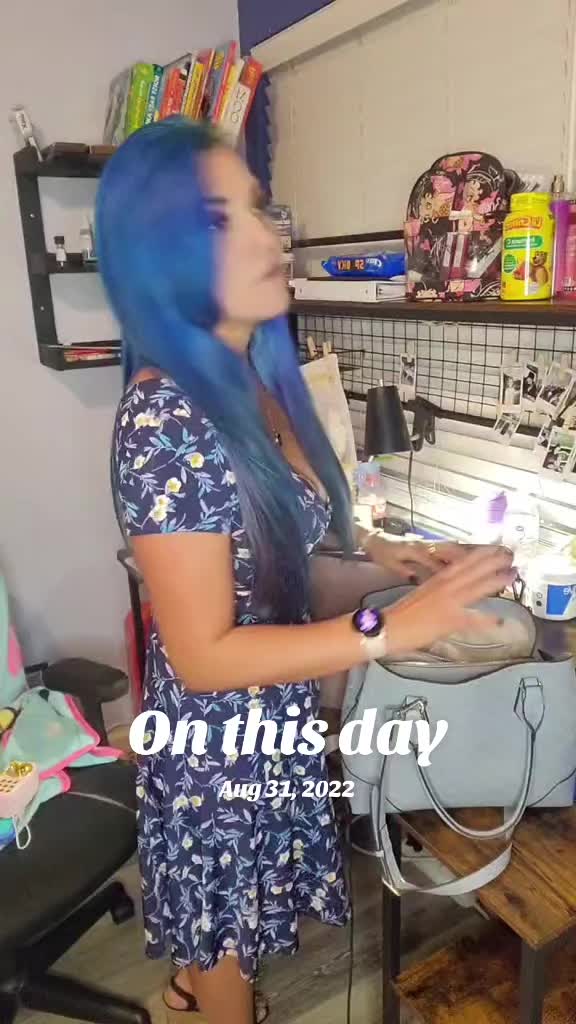 @BlueHairBabe💙