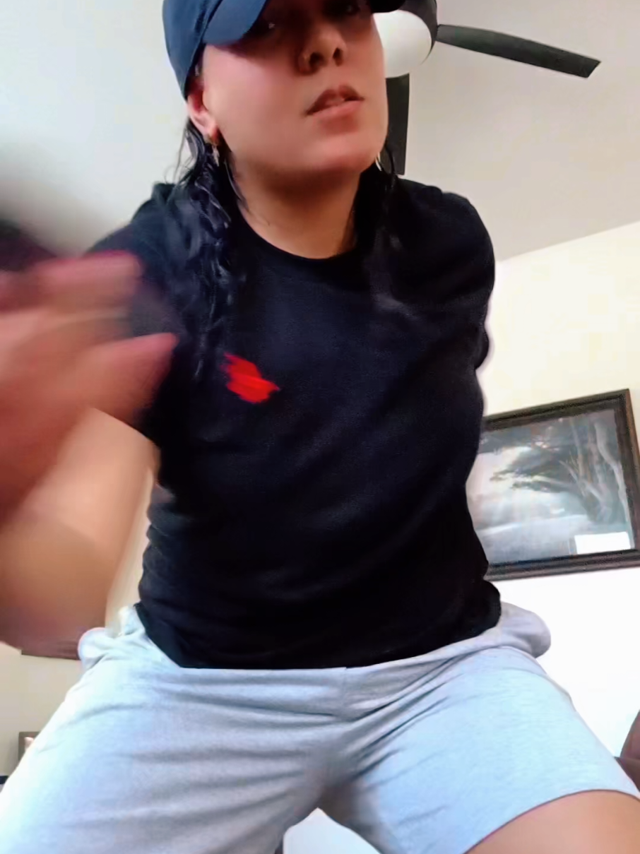 @🦦
