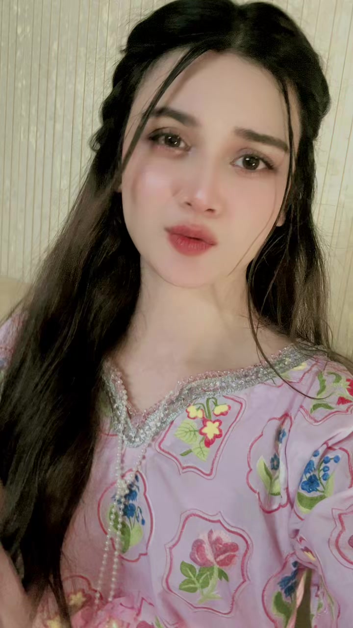 @Emaan🕊️✨