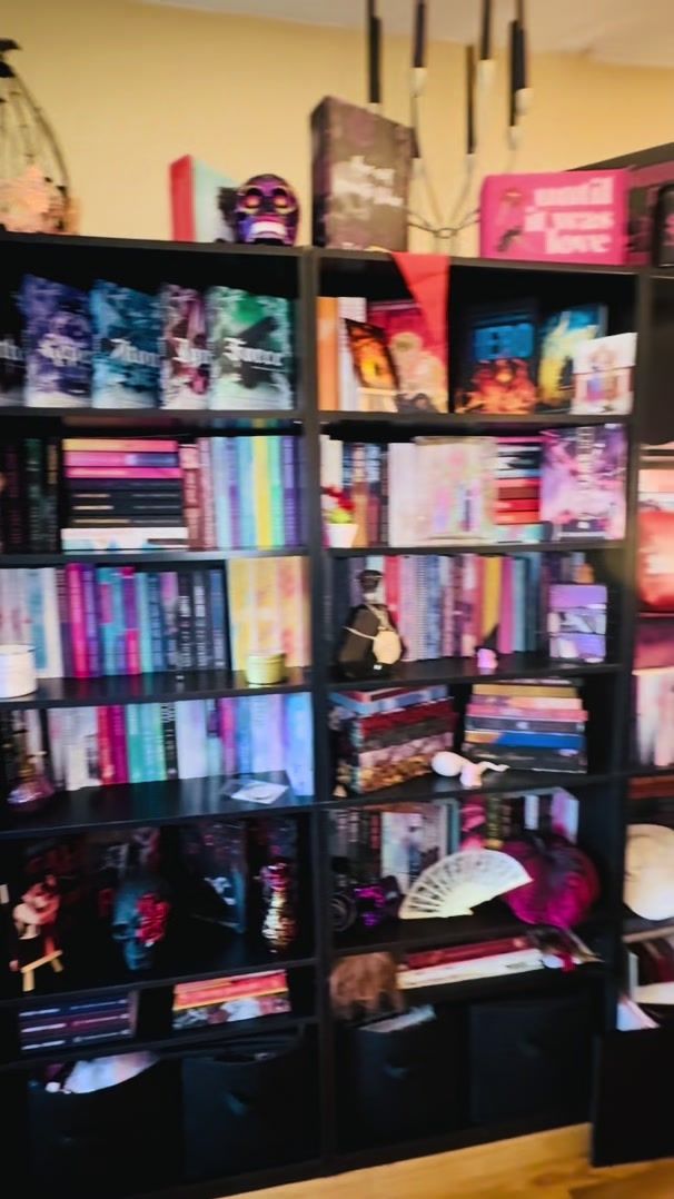 @MissPetiteBrunetteBookBlog