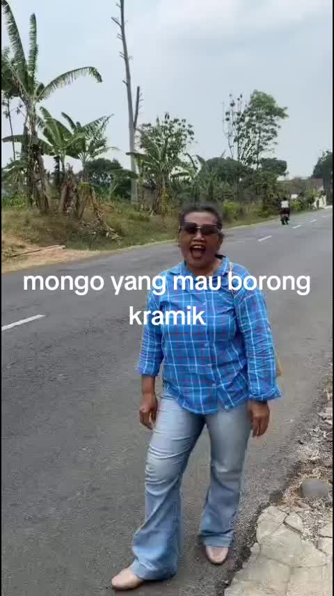 @Mak Krombong
