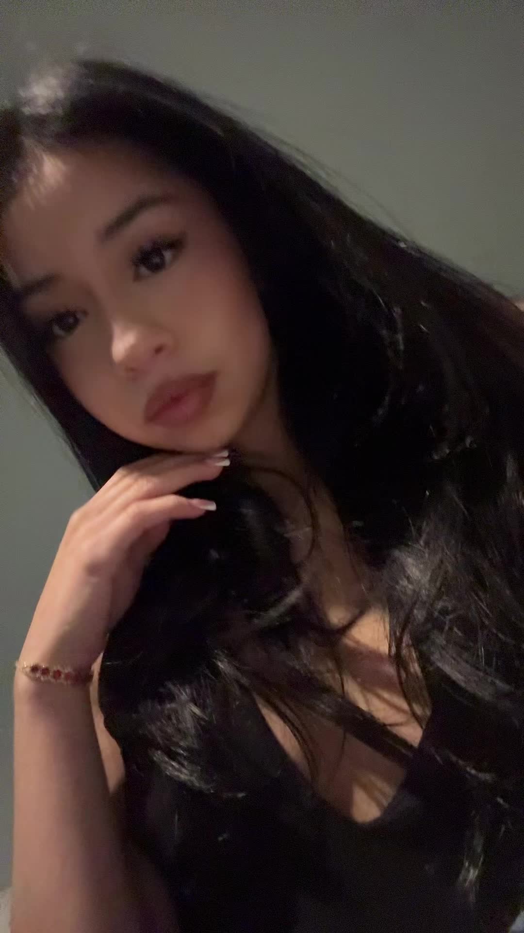 @katlistenstotheweekend