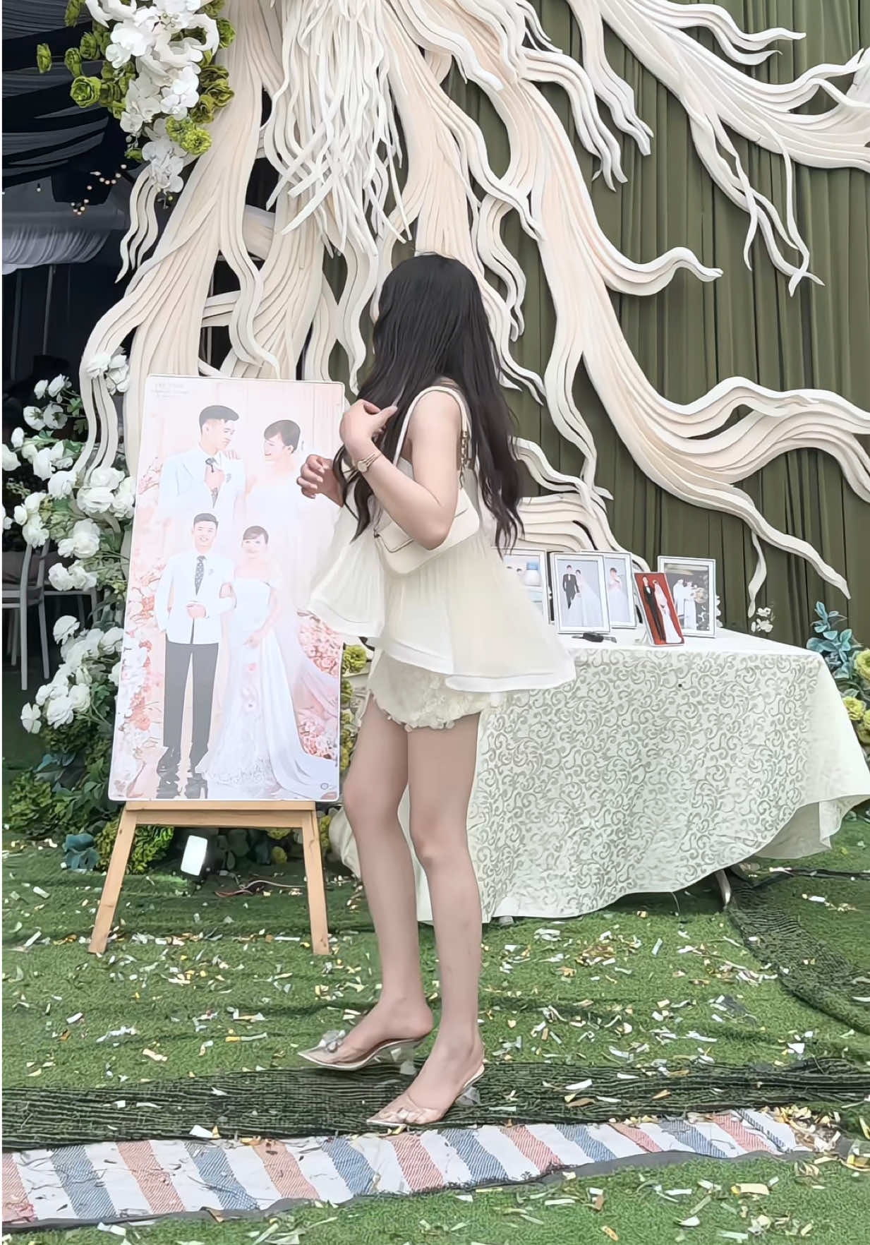 @Thuỳ L&ecirc;