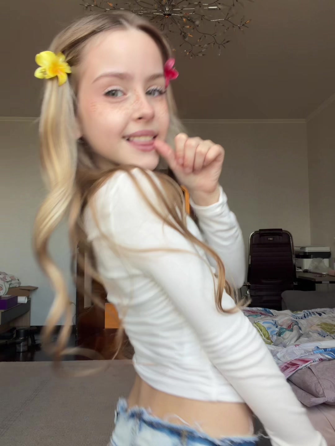 @та самая полина🩷