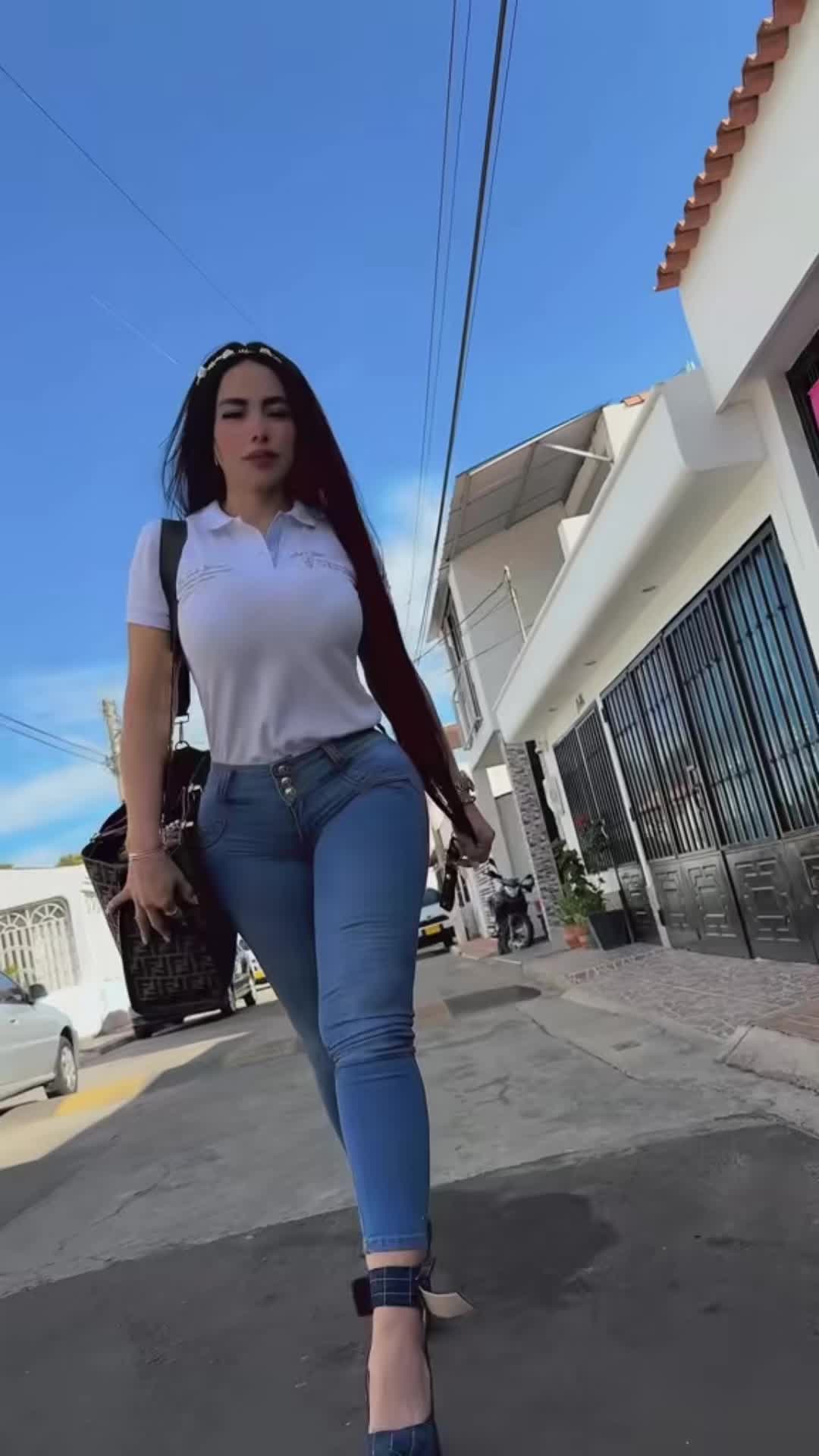 @KARLA ZAMORA