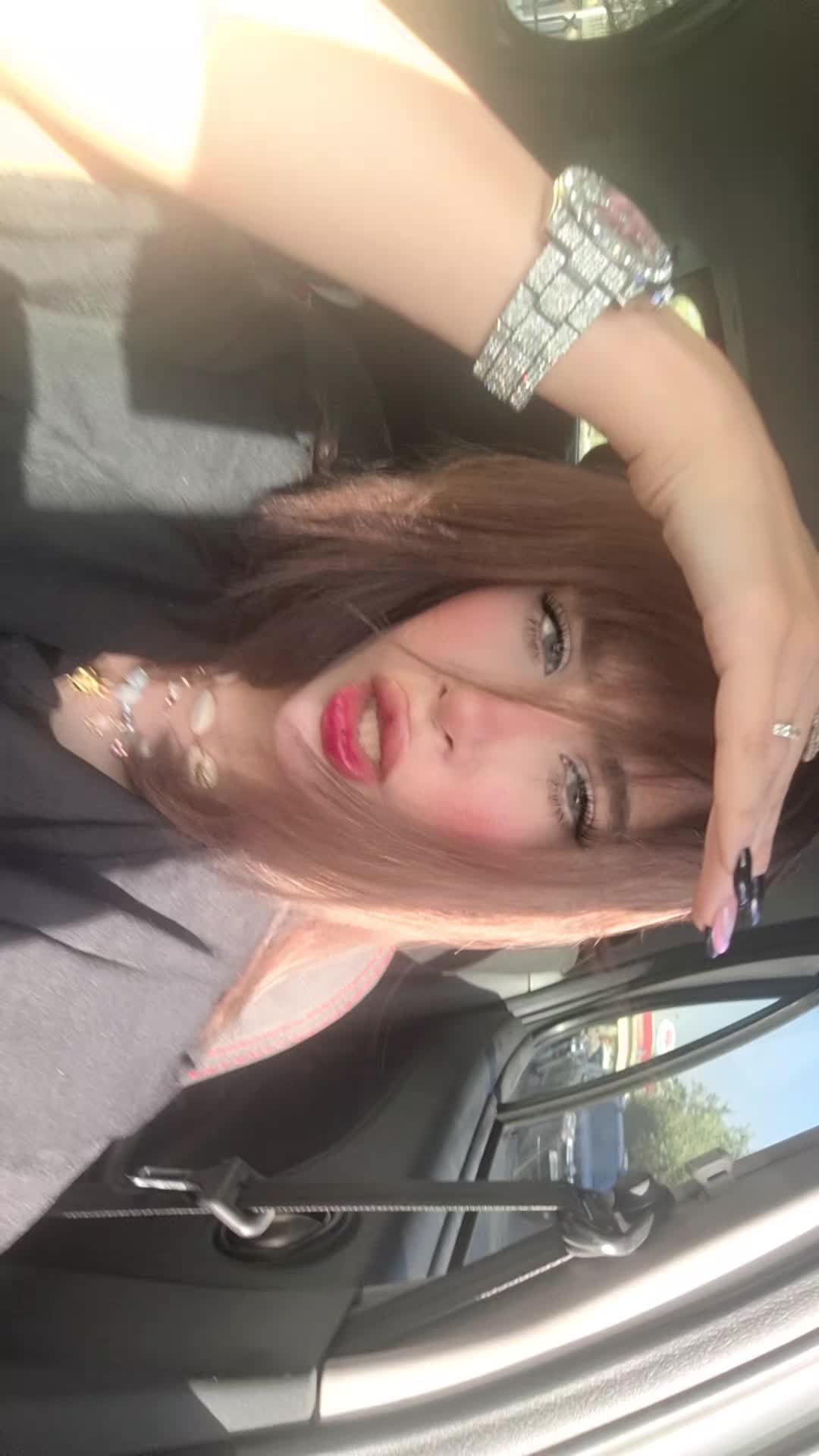 @elena