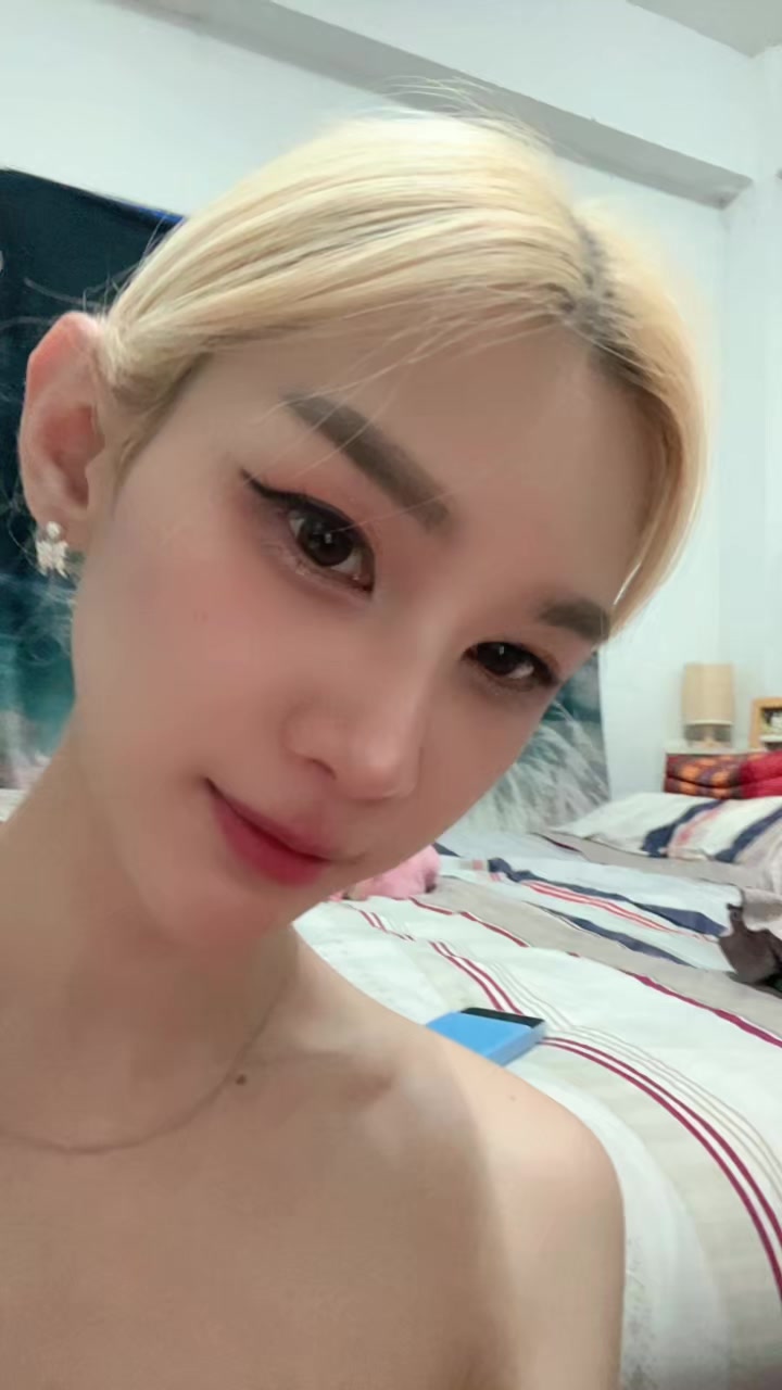 @ehylin. Story