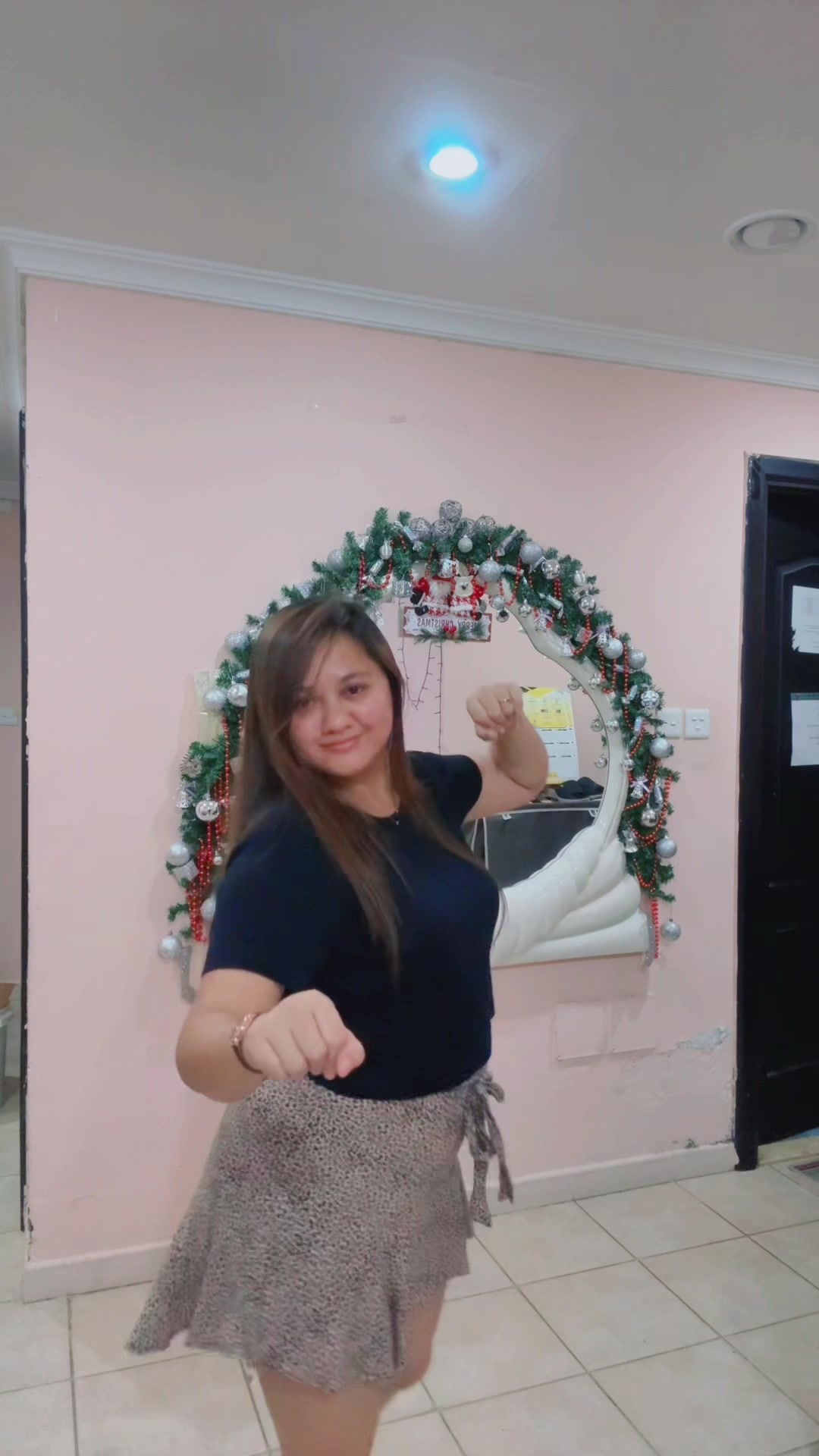 @hnybeeb