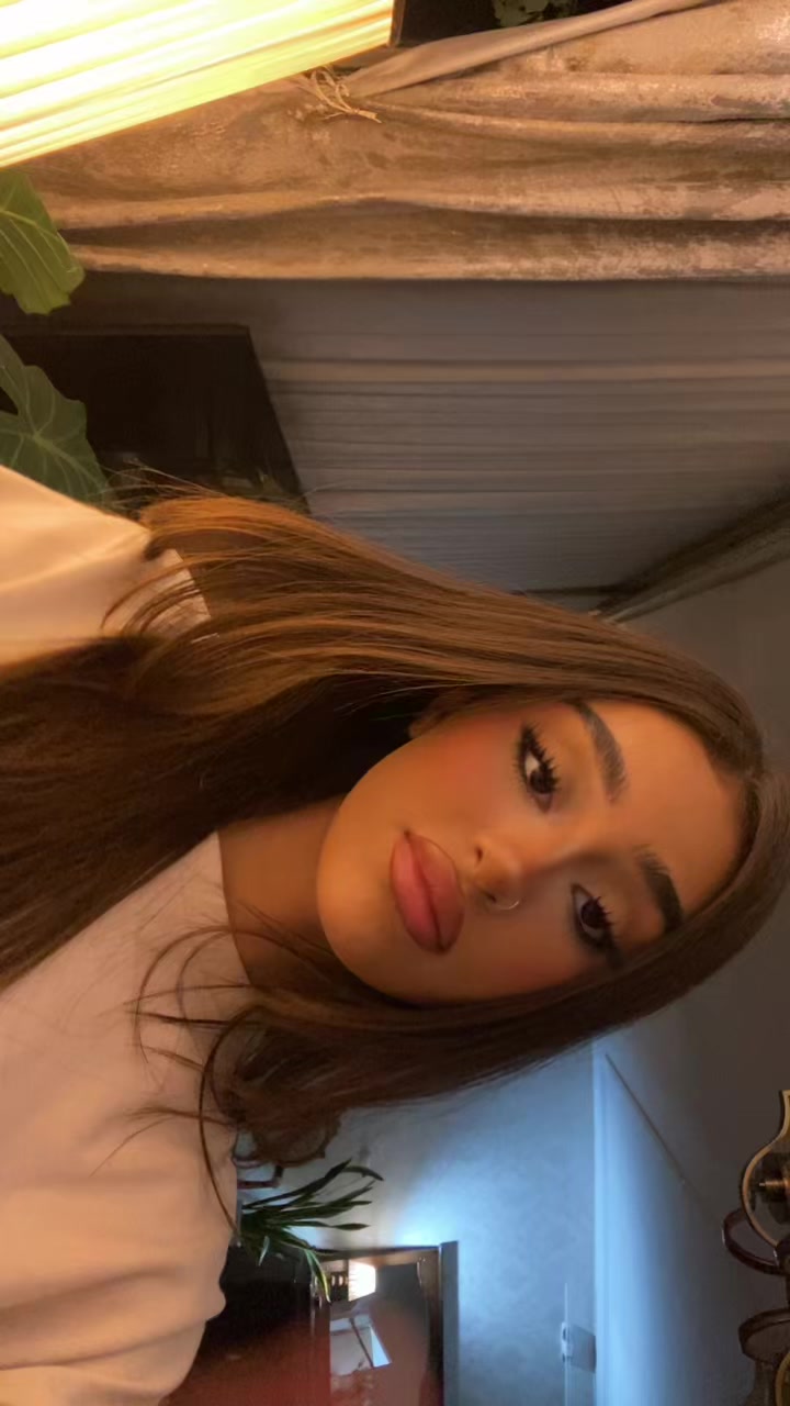 @hellenaslh