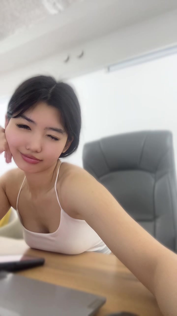 @arukumisbaii