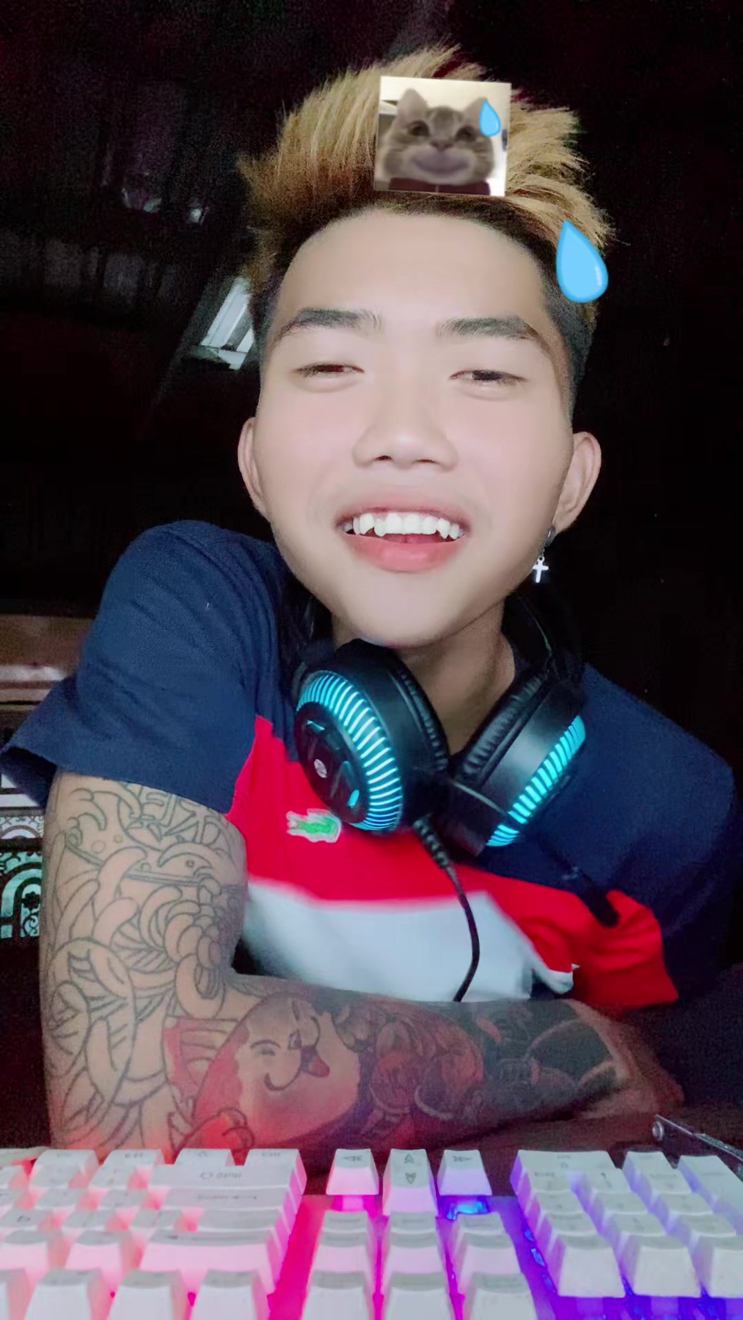 @Ot mean ngai sad✌🏻😂