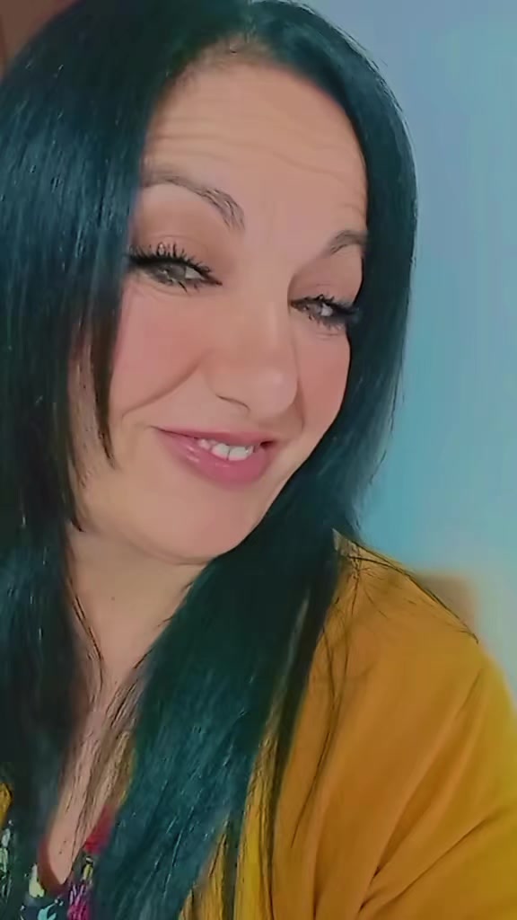 @g&uuml;l&uuml;ş&uuml; g&uuml;zel Antakyalı &ccedil;iğdem