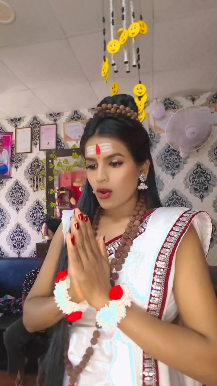 @Pari Beauty parlour (Puja)