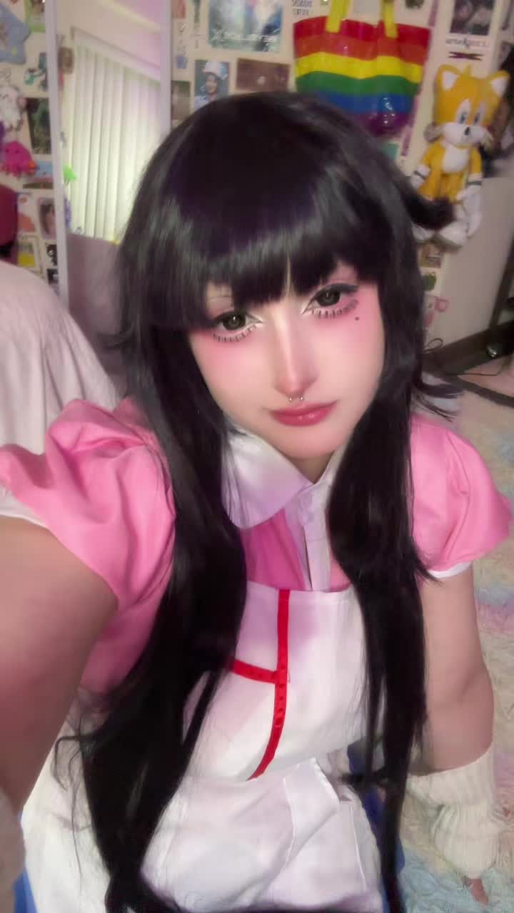 @\( &acute; ▽ ` )/ ☆彡