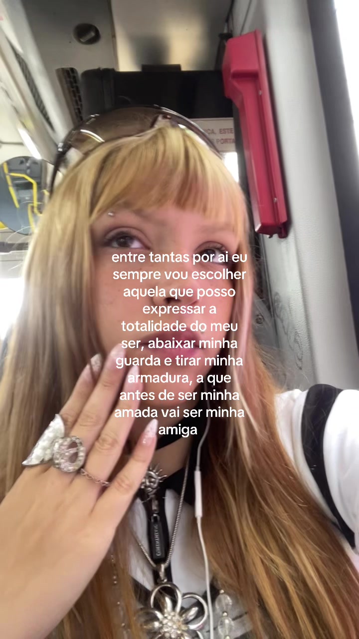 @lory ⚢