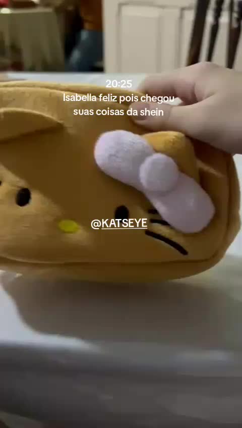 @oque a isabella ta fazendo?