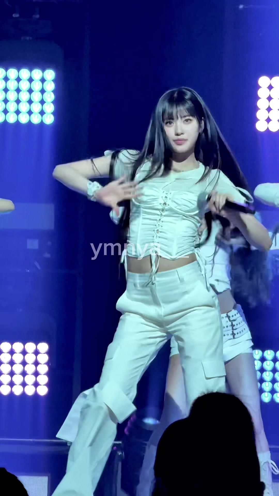 @냥