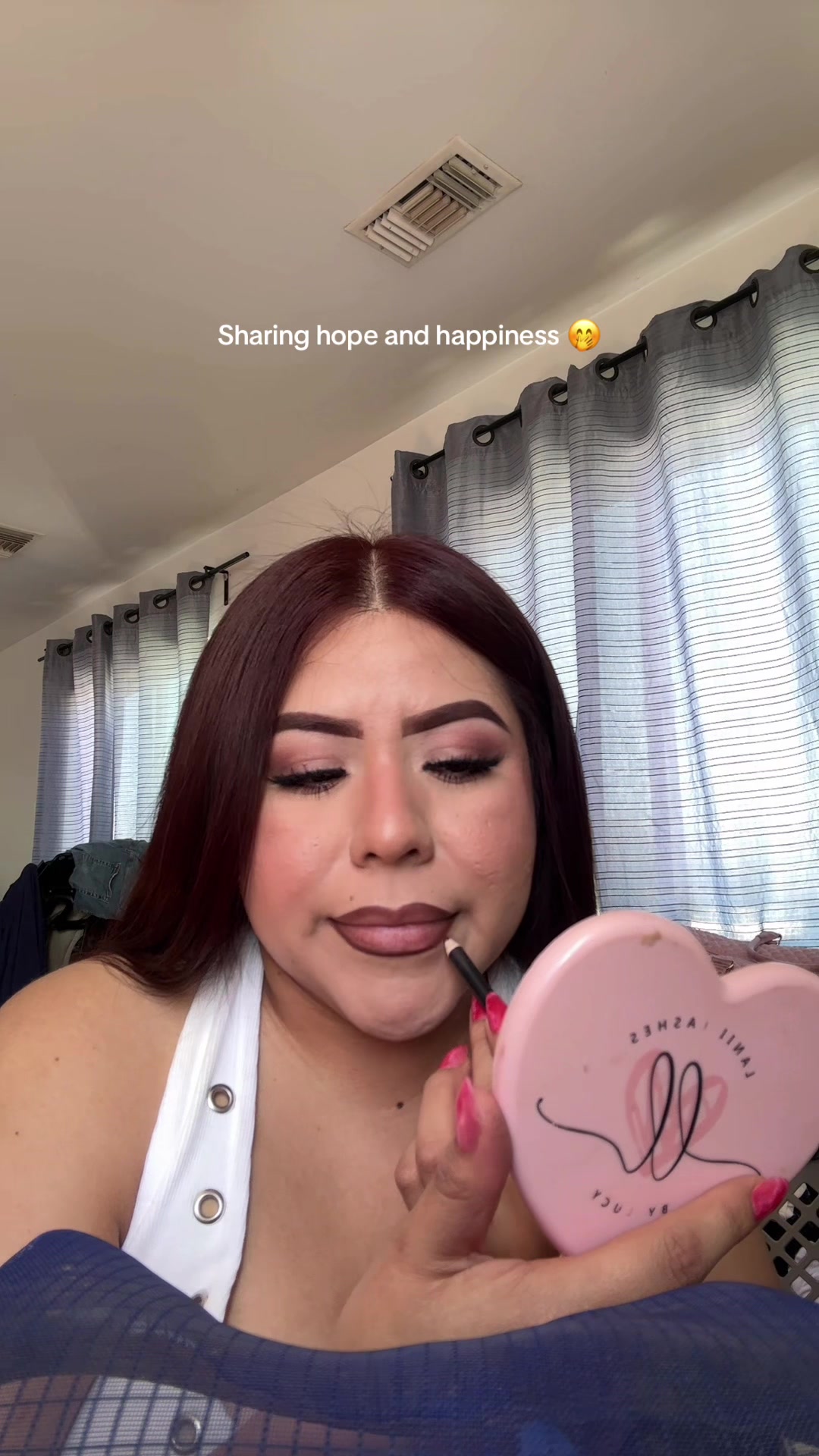 @Laura Sarahí