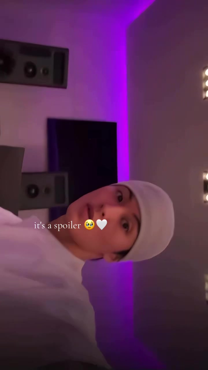 @𝓶𝓪𝓻𝓴 𝓵𝓮𝓮'𝓼 𝓰𝓲𝓻𝓵