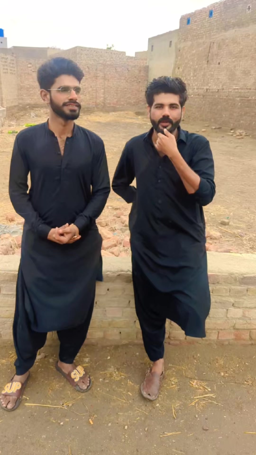 @زین علی گھانگھرو