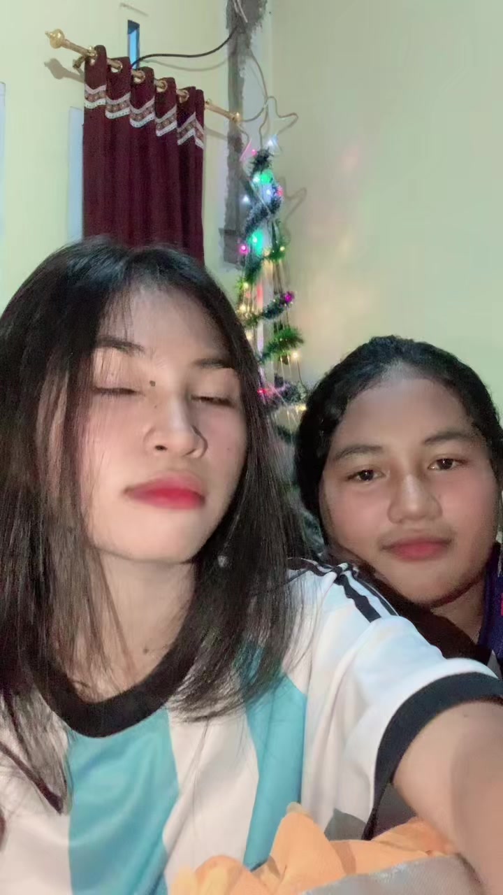 @🧜🏻♀️