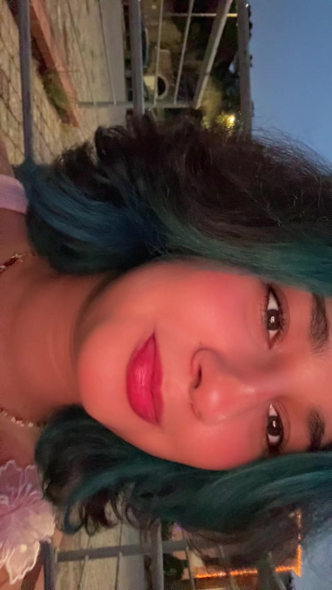 @^~^