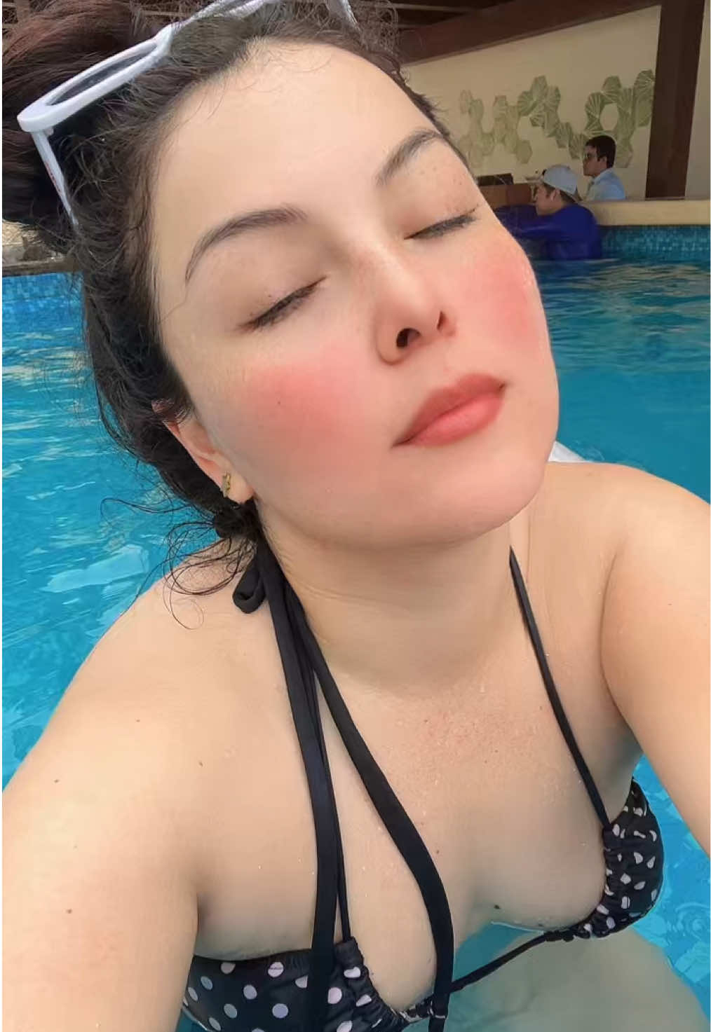 @𝑪𝒂𝒓𝒍𝒚𝑽𝒐𝒏𝑴𝒂𝒌𝒆𝒖𝒑💄
