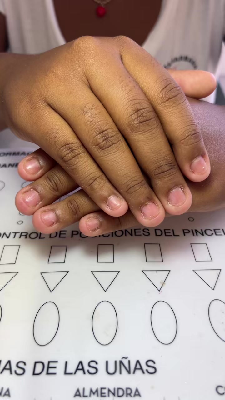 @AlanaNails💅🏻
