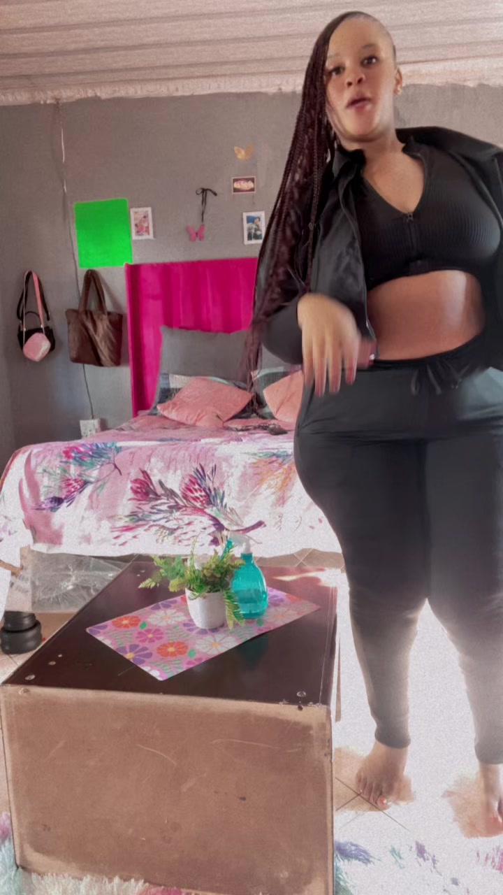 @Plus size hun ๐๐