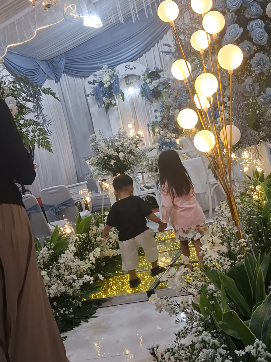 @neng aprilia (Baby R)🥰
