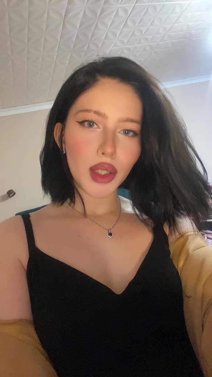 @𝐌𝐚𝐫𝐢𝐚𝐀𝐝𝐚𝐦𝐨𝐯𝐚♡