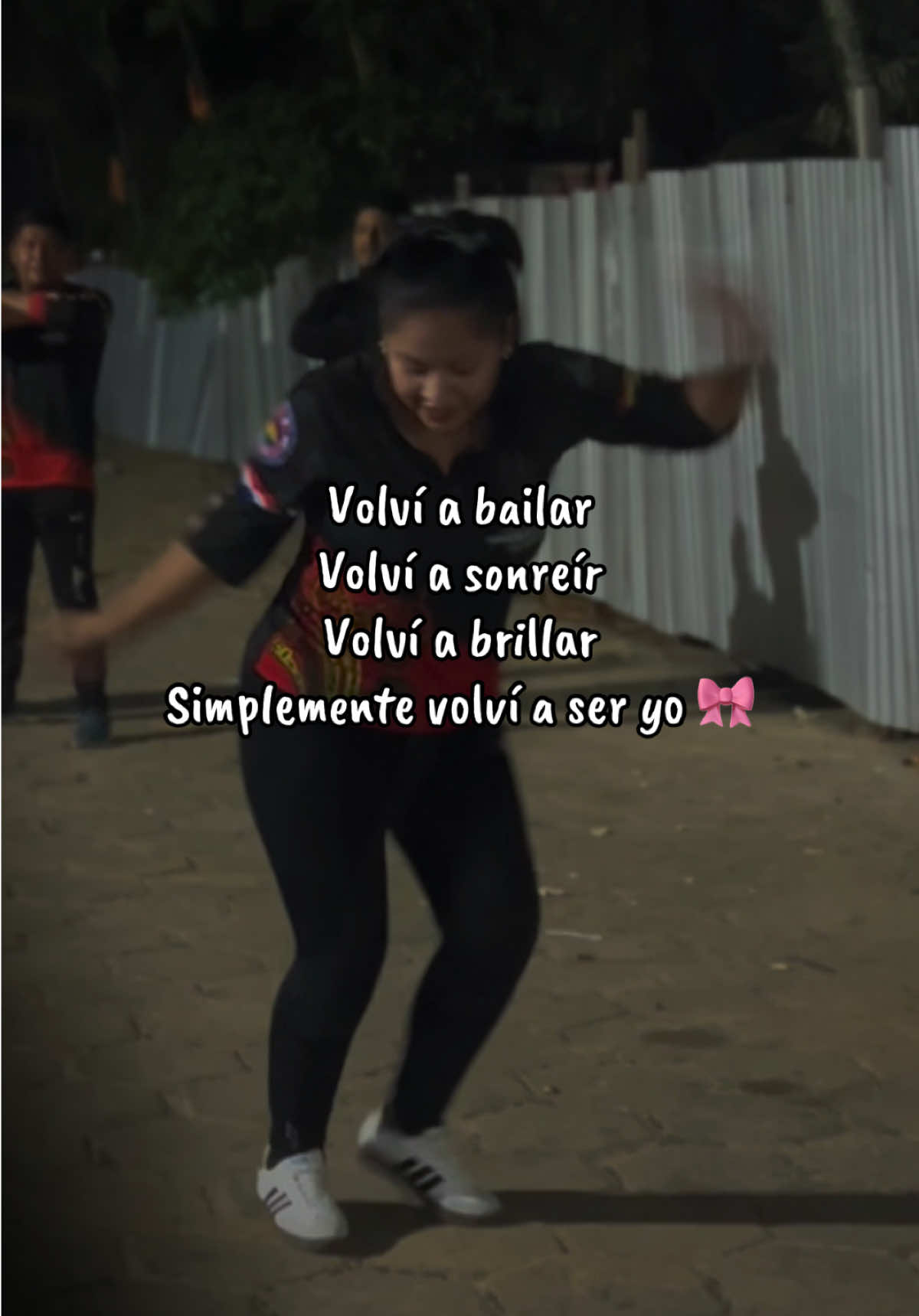 @Alejandra Figueroa👑💜