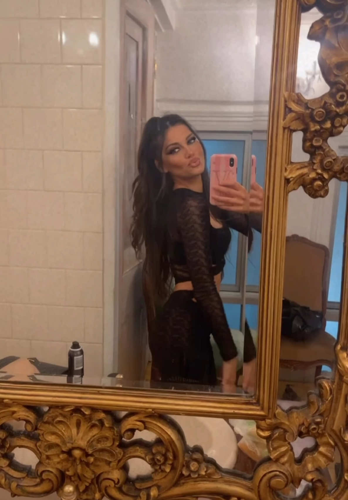 @Yasemin Islek