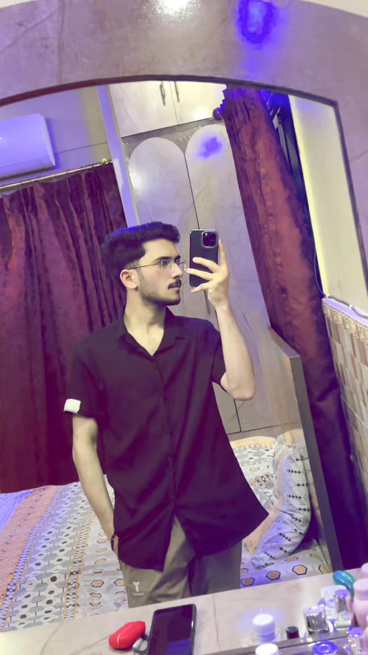 @Muzammil Hanif🖤