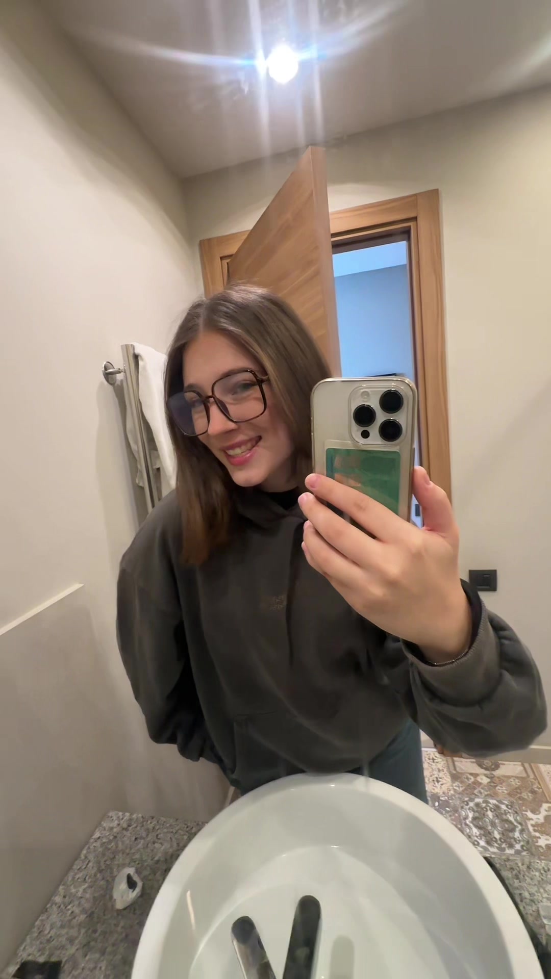 @m 💌