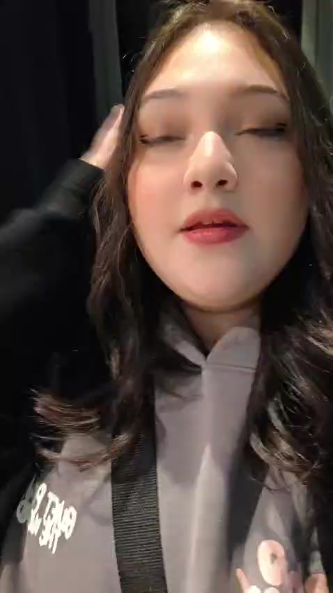 @๐ญ๐๐๐๐
๐๐ธ