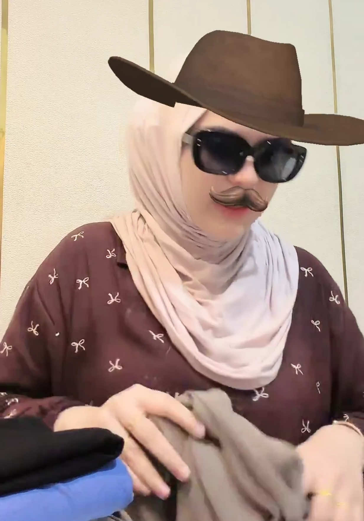@Z A L V A Z A H I R A