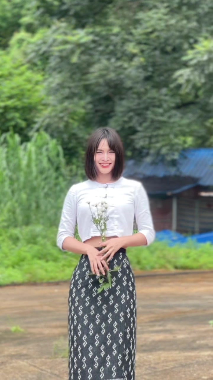 @ShoonLaeLaeNaing💚